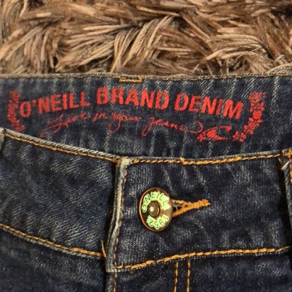 O’Neill blue denim jeans. EUC. Slight flare - Picture 3 of 7
